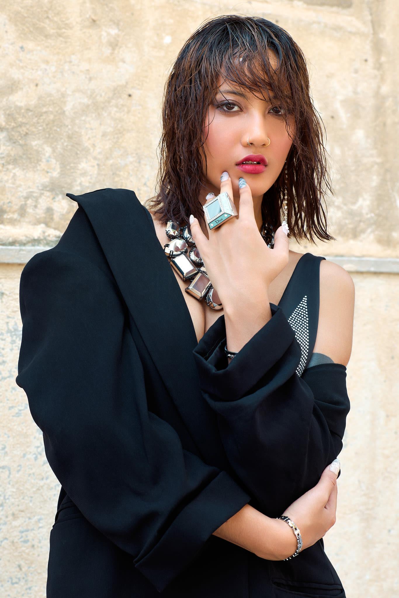 Shades of Grey - Image 9